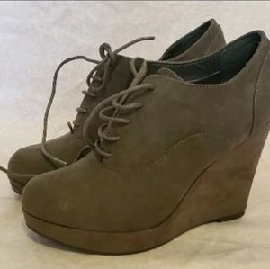 Gray Xappeal Wedge Boots Shoes size 8½